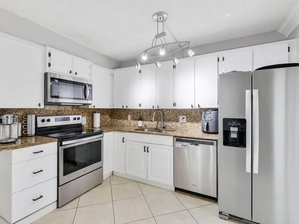 1202 12th Lane Lane #1202, Greenacres, FL 33463