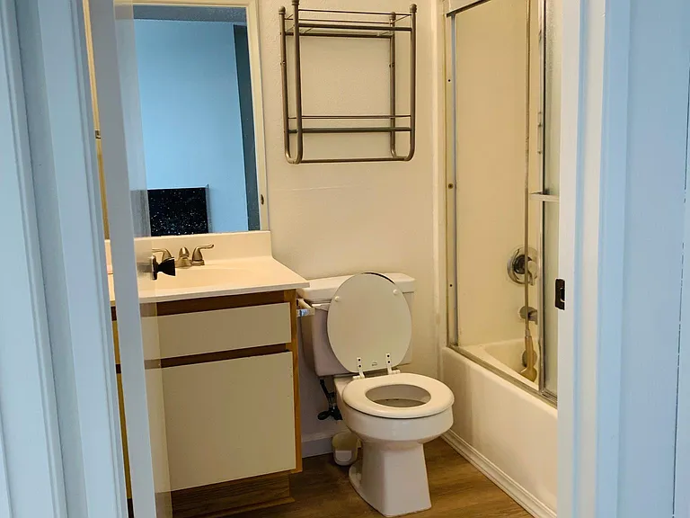 2905 Montrose Ave #516 — Photo 11
