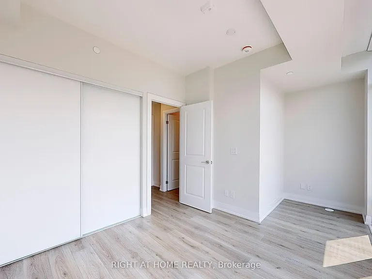 851 Sheppard Ave W #30 — Photo 24