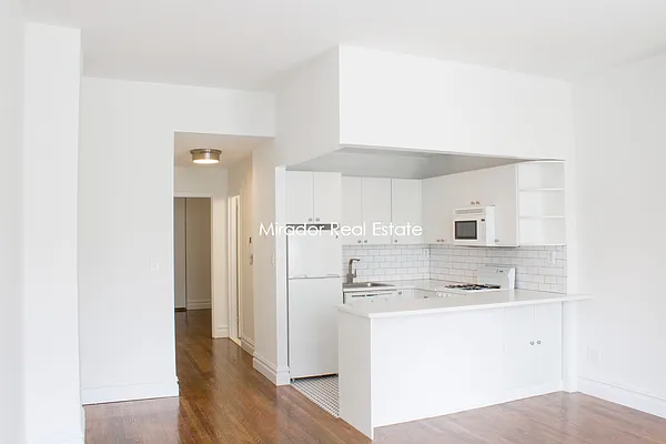 Rented by Mirador Real Estate | media 19