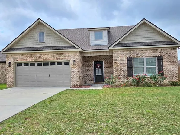 101 Cabrio Way, Headland, AL 36345
