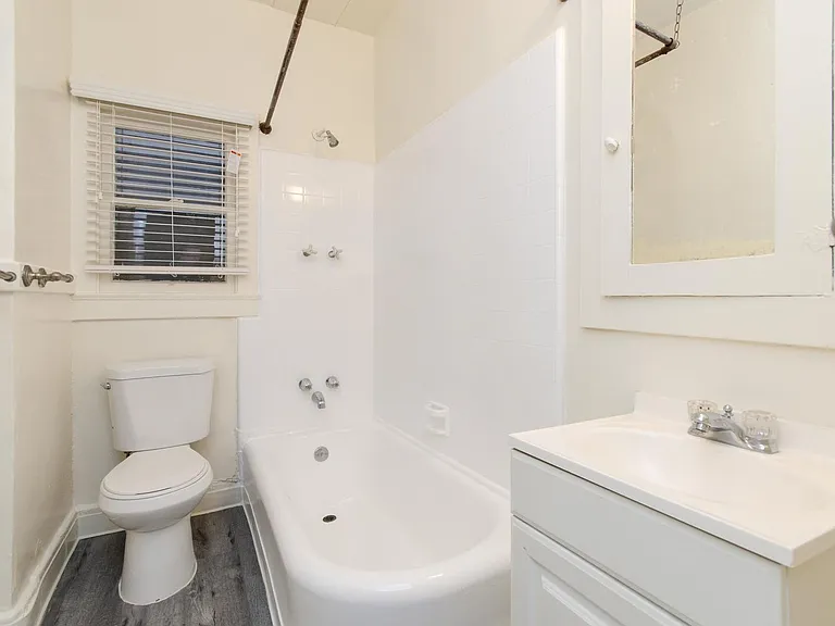 4th Ave 6Plex — Photo 9