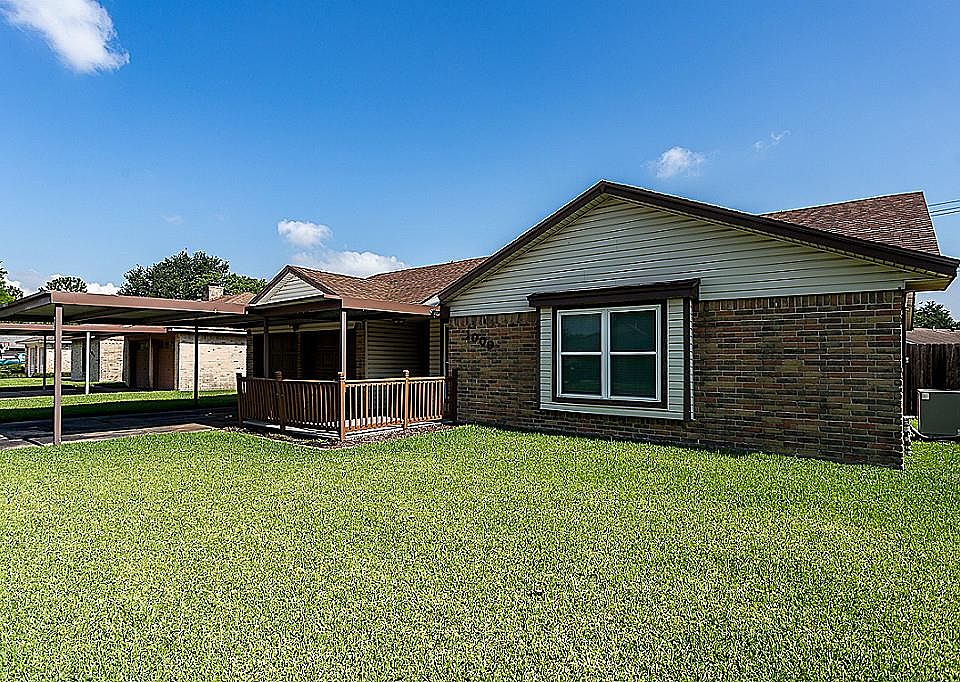 1st image of 1009 Brookhollow Dr