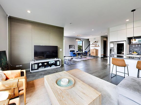 5th image of 3024 W Irving Park Rd #3S