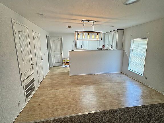 4th image of 1301 Broadway St