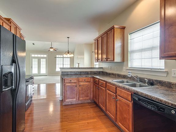 5th image of 243 Dobson Branch Ct