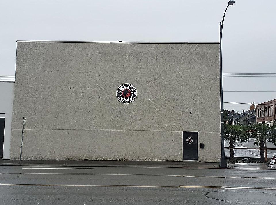 2nd image of 2421 Hewitt Ave