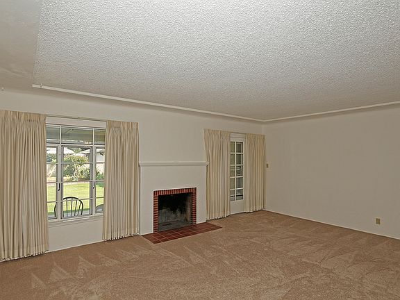 2nd image of 712 W Brown Ave