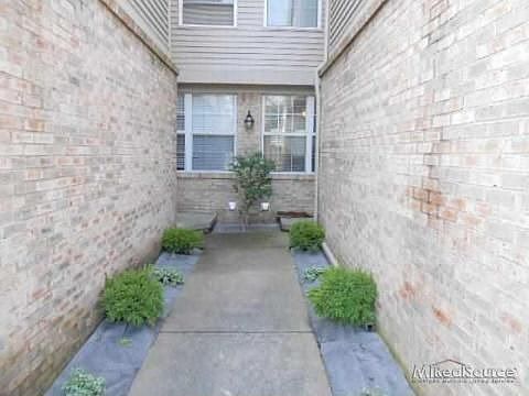 1st image of 43733 Stoney Ln