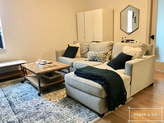 Rented by Grand & Co. | media 3