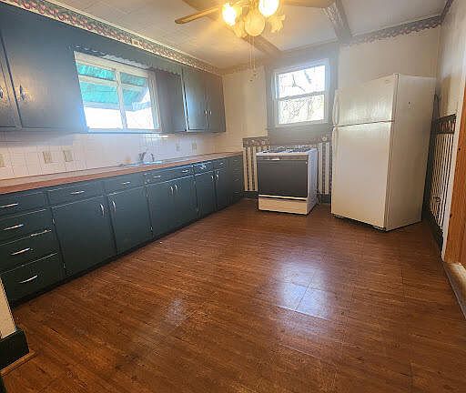 5th image of 210 W Ward St