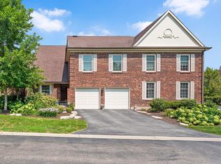 832 N Driveway, Glen Ellyn, IL 60137