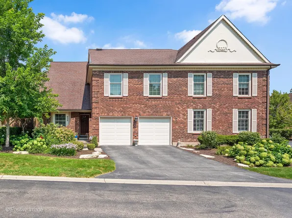 832 N Driveway, Glen Ellyn, IL 60137