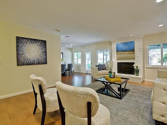 4th image of 549 Valencia Dr