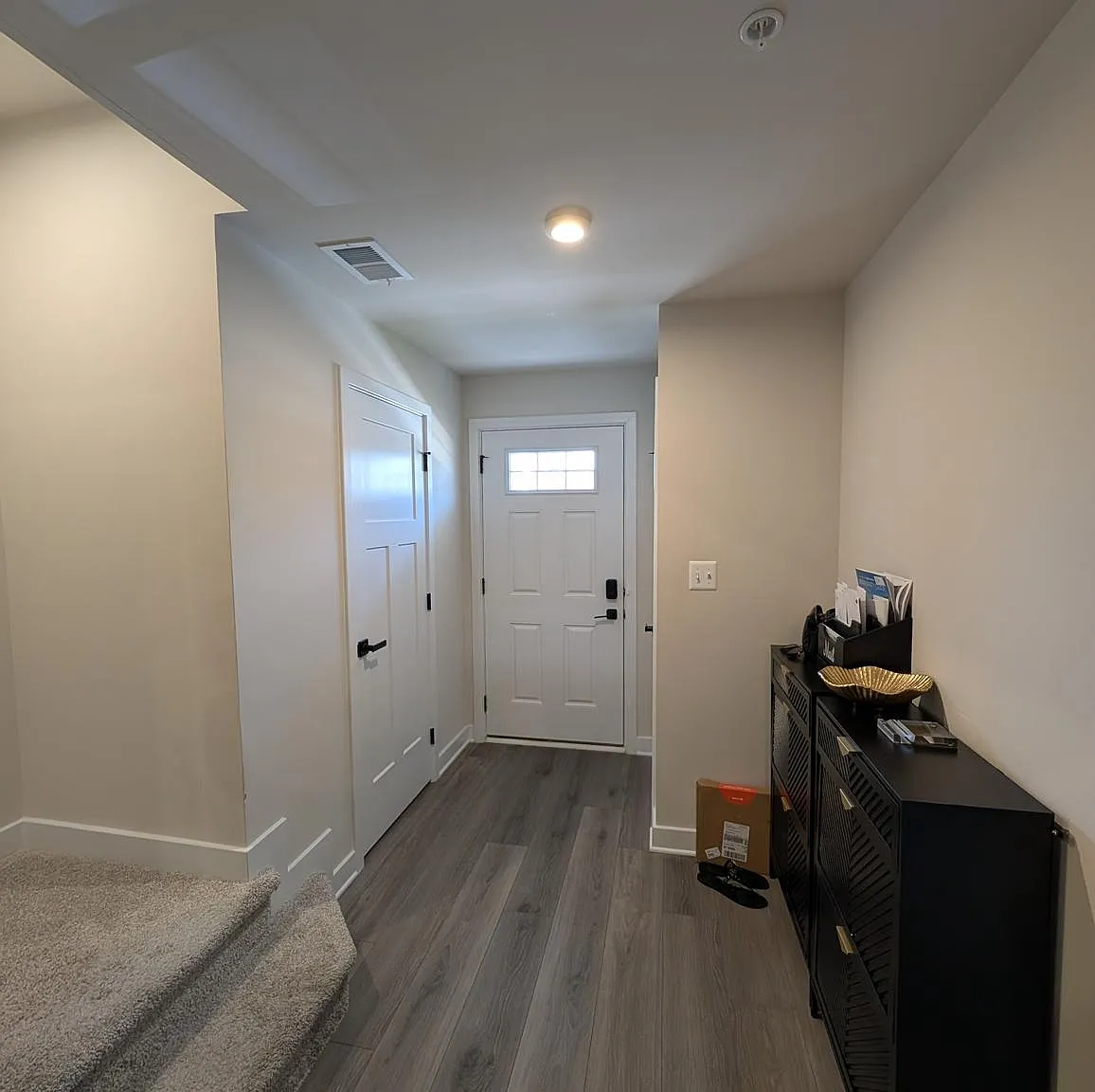 5 bed, 4.5 bath, 2400 sqft, $4,500 — Photo 2