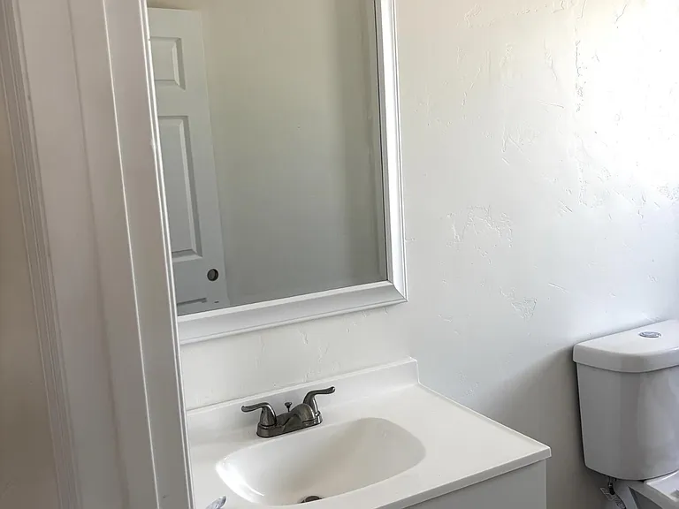 1341 N F Ave — Photo 1
