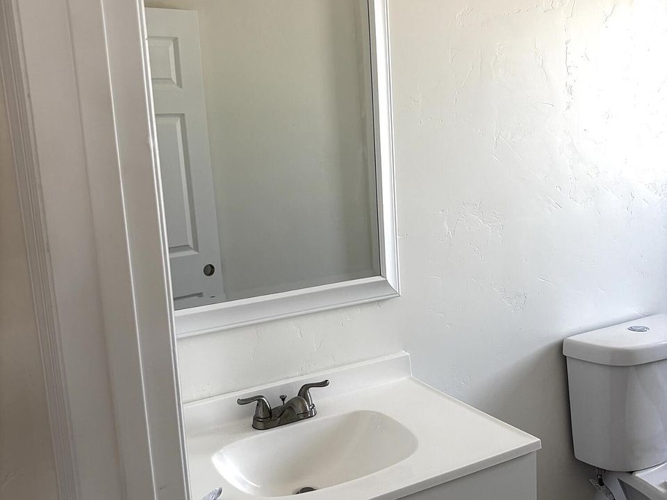 1st image of 1341 N F Ave