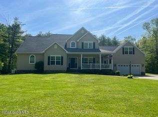 302 Covington Ct, Ballston Lake, NY 12019