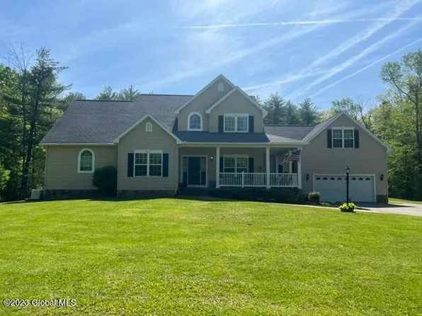 302 Covington Court, Ballston Lake, NY 12019