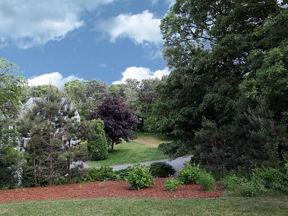 3rd image of 2 Englewood Drive