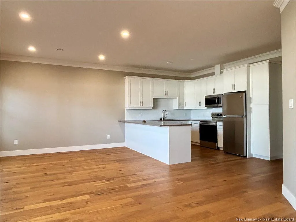 2 bed, 1.5 bath, 1075 sqft, $1,795 — Photo 3