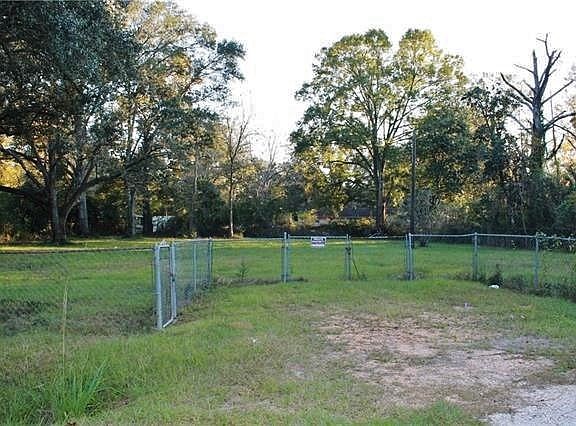 3rd image of 604 Avenue I