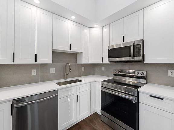 3rd image of 2151 Colerain Ave #0