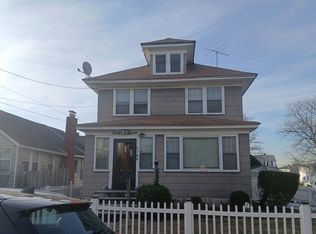 37 Cedar Rd, Inwood, NY 11096