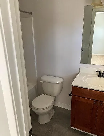 Bedroom 2 en suite full bath