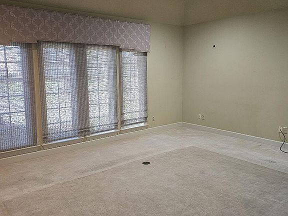 5th image of 108 Copperwood Xing