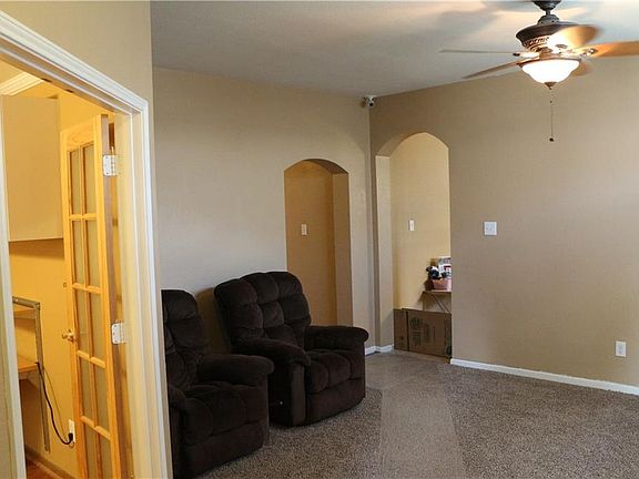 5th image of 227 Quail Meadows Ln