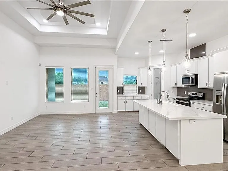 5106 Sebastian Dr — Photo 8