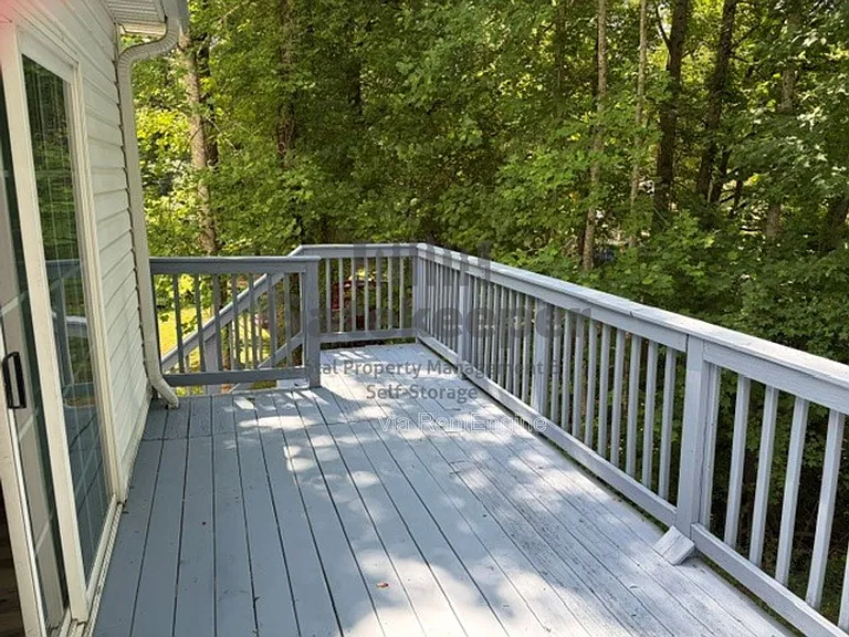 3161 Glen Hollow Dr — Photo 17