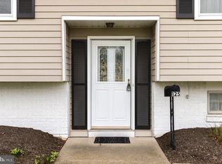 125 Woodview Ln, Cinnaminson, NJ 08077