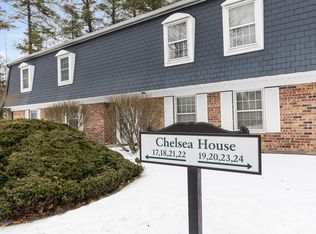 125 Kennedy Dr APT 17, South Burlington, VT 05403