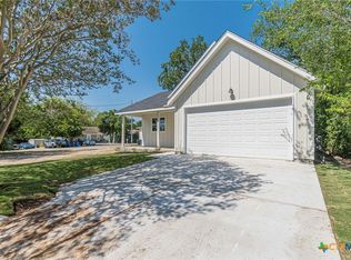 406 Ellis St, Seguin, TX 78155