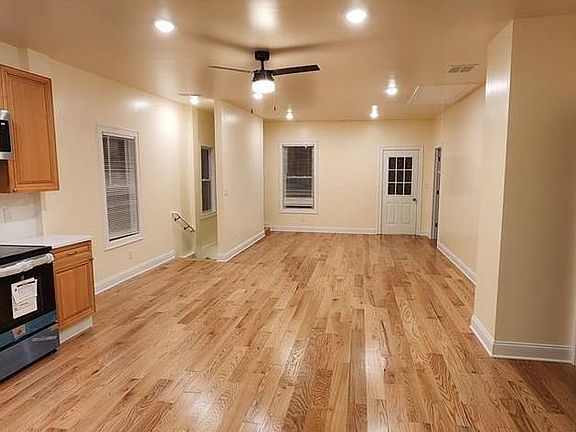 3rd image of 720 Main St APT 2
