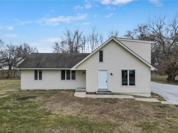 109-111 W 3rd St, Kearney, MO 64060