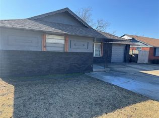 768 SW 1st St, Moore, OK 73160