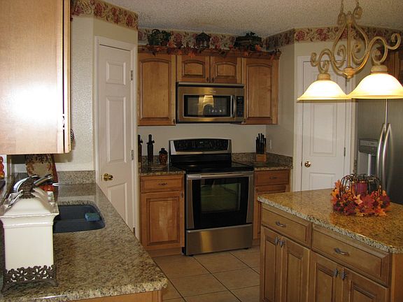 2nd image of 961 Vanderbilt Dr