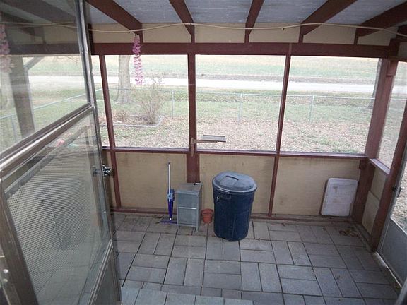 3rd image of 7 N Gillett
