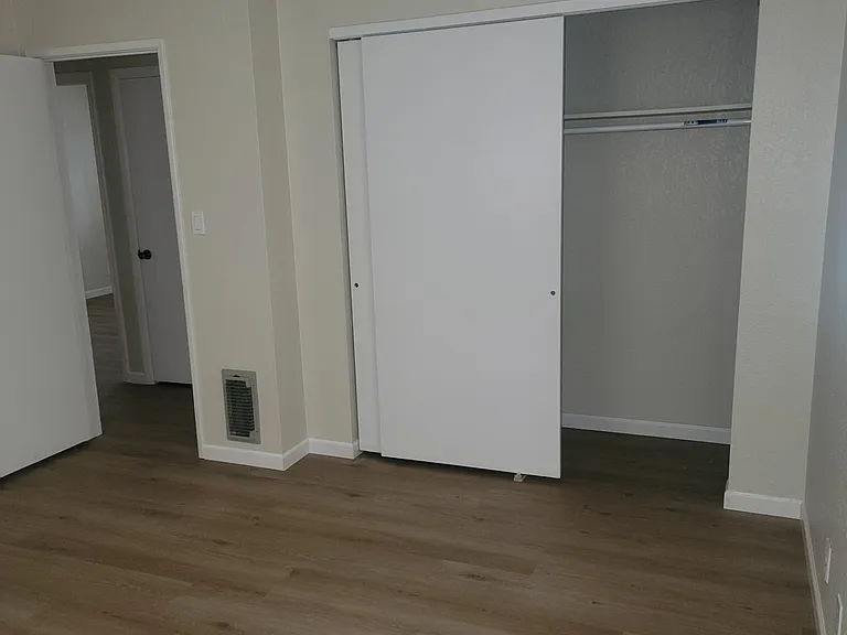 416 E Forest Dr — Photo 7