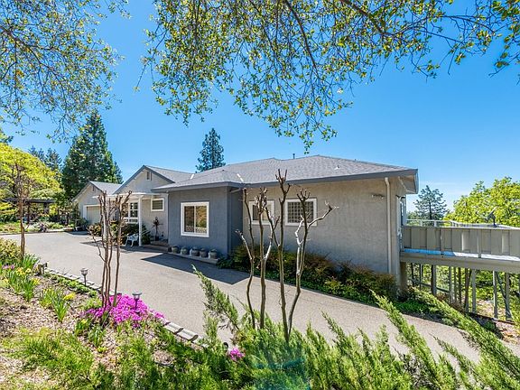 3rd image of 1752 Whispering Wind Dr