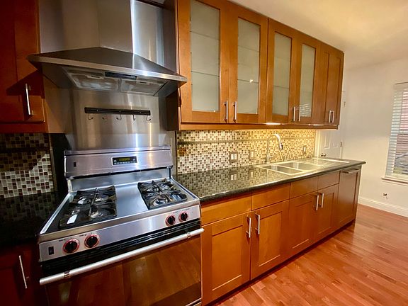 5th image of 2626 J St APT X