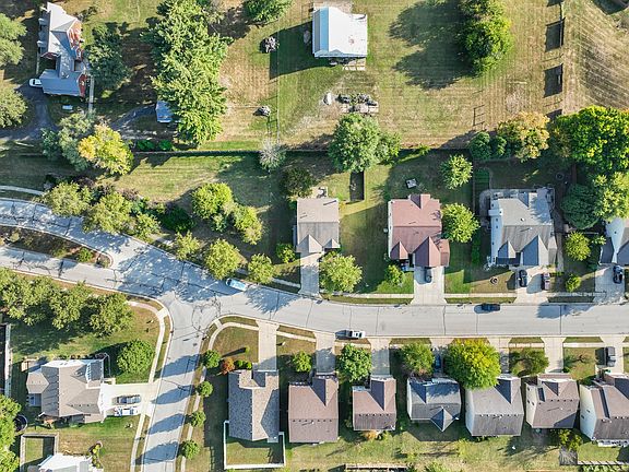 4th image of 6911 Woodland Heights Dr