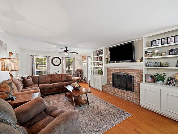 5th image of 1806 Carriage Estates Rd