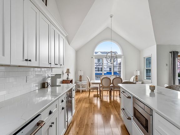 5th image of 5138 Central Ave #2