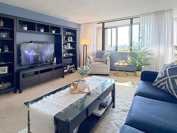 3rd image of 6651 Minoru Blvd #1004