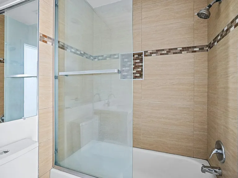 850 N Van Ness Ave #2 — Photo 9