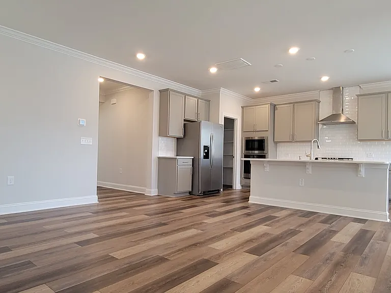 745 Cormiche Ln — Photo 8